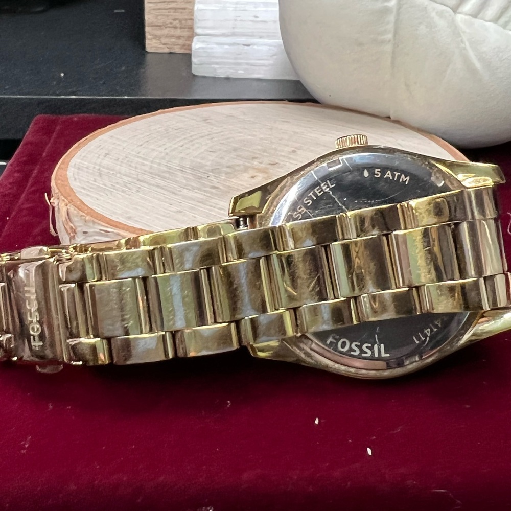 FOSSIL Gold Tone Watch ✨ - Picture 12 of 15